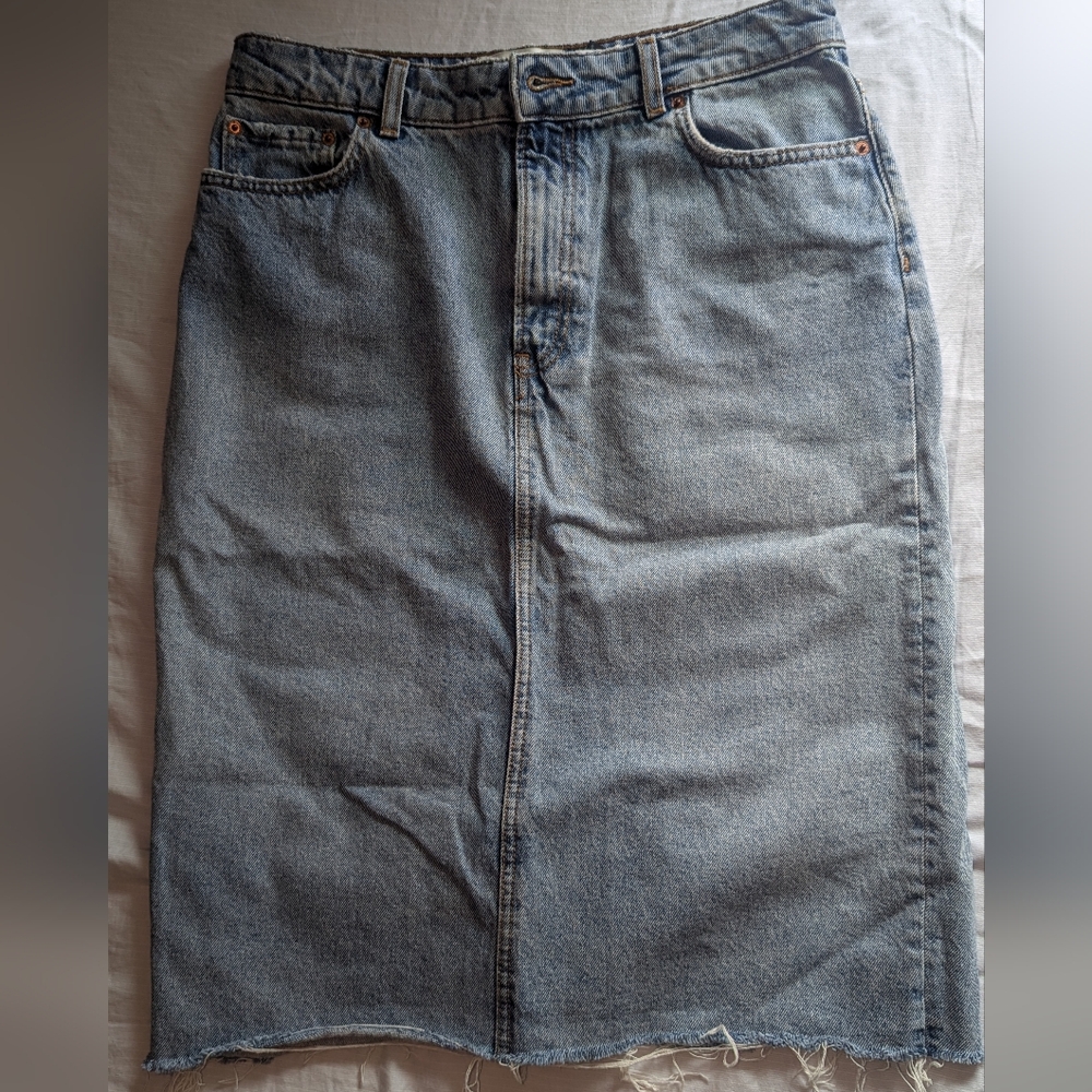 Zara Knee Length Denim Skirt